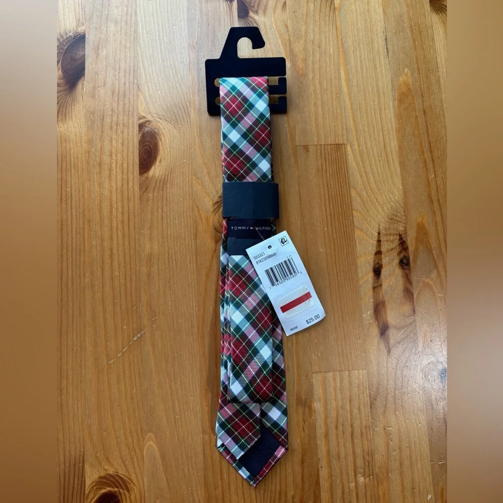 NWT Boys' Tommy‎ Hilfiger Plaid Tie